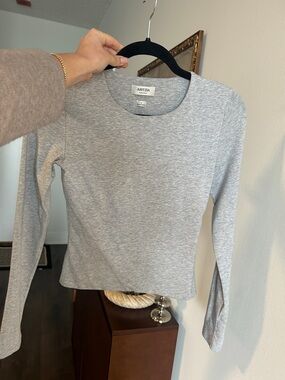 NEW Aritzia Contour Grey Long Sleeve
